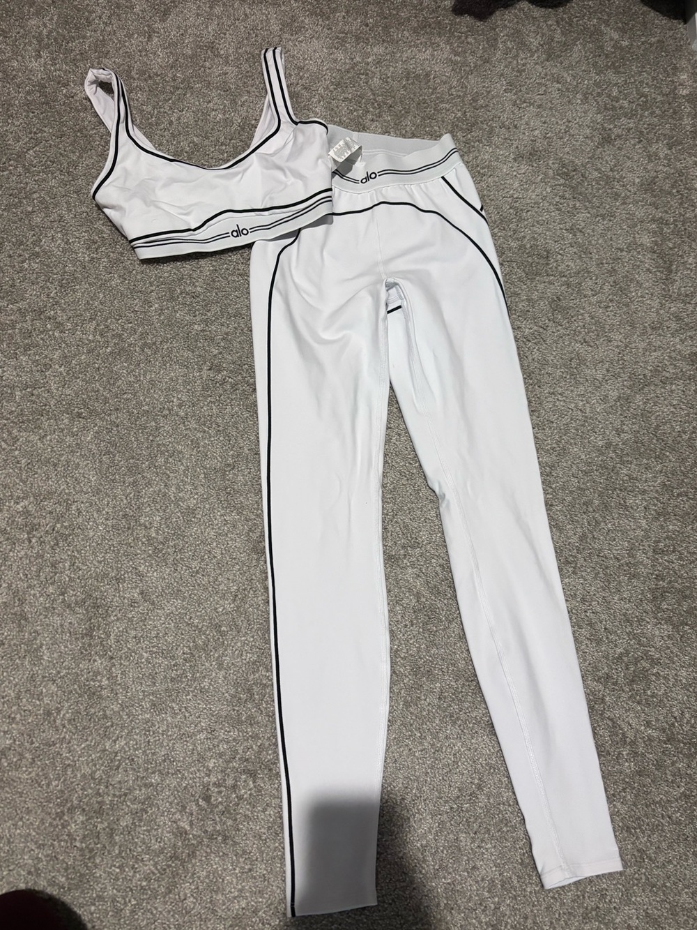 White alo set